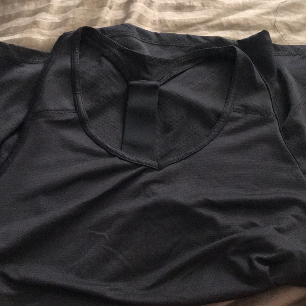 Black workout tank top ✨✨